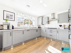 Kitchen- click for photo gallery